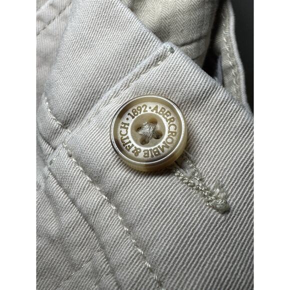 Abercrombie & Fitch Women's Khaki Chino Shorts - PRELOVED - Size 2 (26) - Picture 4 of 8